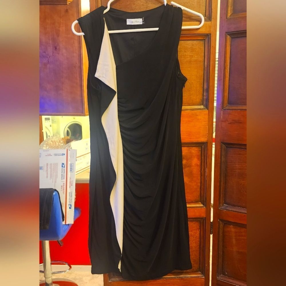 Cute Calvin Klein sleeveless dress